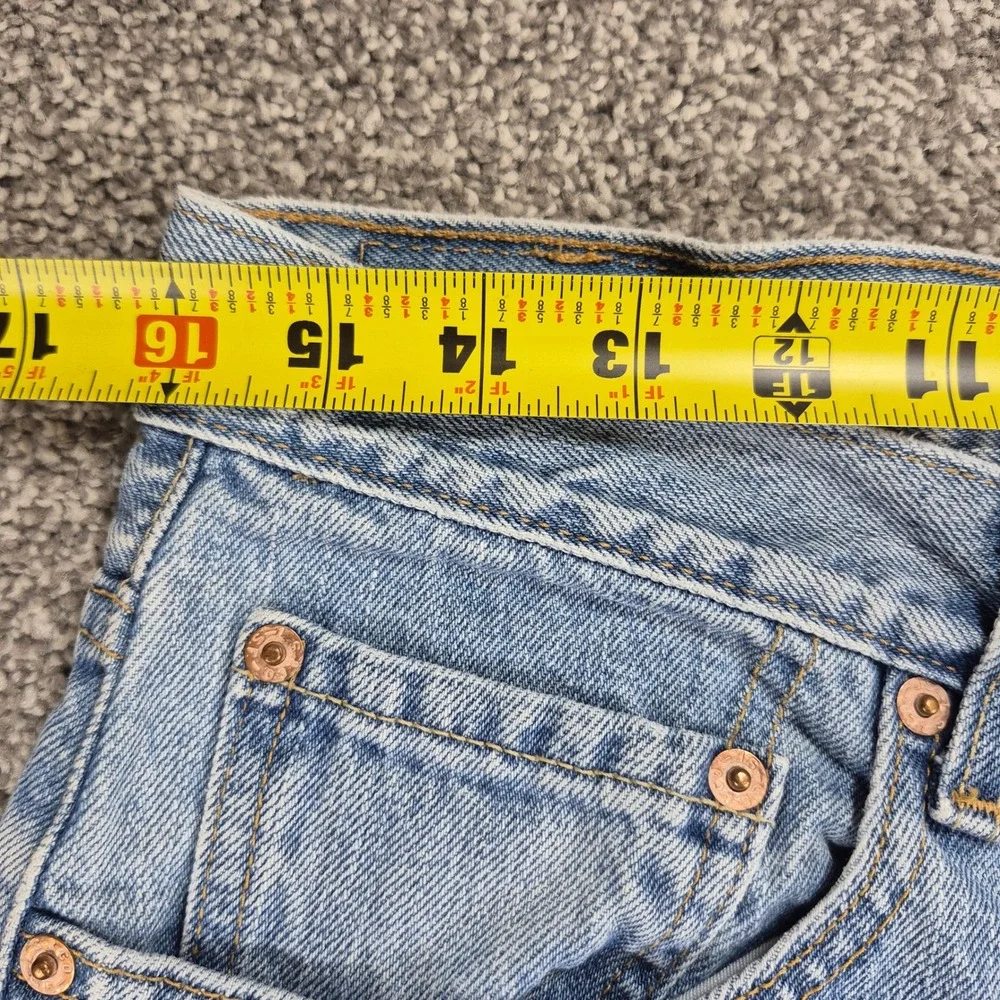 Levis measurements photos